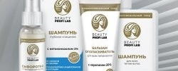 Серия Beauty Profi Lab
представляет собой профессиональную уходовую косметику, разработанную
для комплексного решения проблем волос и кожи. В линейке представлены
шампуни, бальзамы и сыворотки, в которых высокая концентрация активных
компонентов обеспечивает целенаправленное воздействие как на волосяные
фолликулы, так и на состояние кожи головы и лица. Основу формул составляют научно обоснованные ингредиенты с доказанной эффективностью: Азелаиновая кислота
не только оказывает выраженное антиандрогенное действие, подавляя
активность 5 альфа редуктазы и защищая волосяные фолликулы от
негативного влияния дигидротестостерона, но и благотворно влияет на
кожу: регулирует работу сальных желёз, борется с воспалениями,
способствует выравниванию тона и осветлению пигментных пятен. Кетоконазол
эффективно подавляет активность грибковой микрофлоры, устраняя перхоть,
зуд и воспаление, а также проявляет антиандрогенные свойства, что
помогает замедлить выпадение волос и стимулировать их рост. Биотин укрепляет
структуру волос, предотвращает ломкость и сечение, одновременно улучшая
барьерные функции кожи и способствуя восстановлению эпидермиса. Коллаген придаёт волосам эластичность и плотность, а коже — упругость и увлажнённость, сглаживая микрорельеф. Комплекс кислот
обеспечивает мягкое отшелушивание ороговевших клеток, очищает фолликулы,
улучшает микроциркуляцию и стимулирует обновление кожи, усиливая синтез
собственного коллагена. Средства серии Beauty Profi Lab
подходят для решения широкого спектра эстетических задач: от
профилактики и коррекции андрогенного выпадения волос до ухода за жирной
и склонной к воспалениям кожей головы и лица. Волосы становятся заметно
более густыми, крепкими и блестящими, кожа головы освобождается от
перхоти и раздражения, а лицо выглядит более гладким, увлажнённым и
ровным по тону. Beauty Profi Lab сочетает профессиональную эффективность
с бережным воздействием, обеспечивая комплексный уход за волосами и
кожей. Серия Beauty Profi Lab